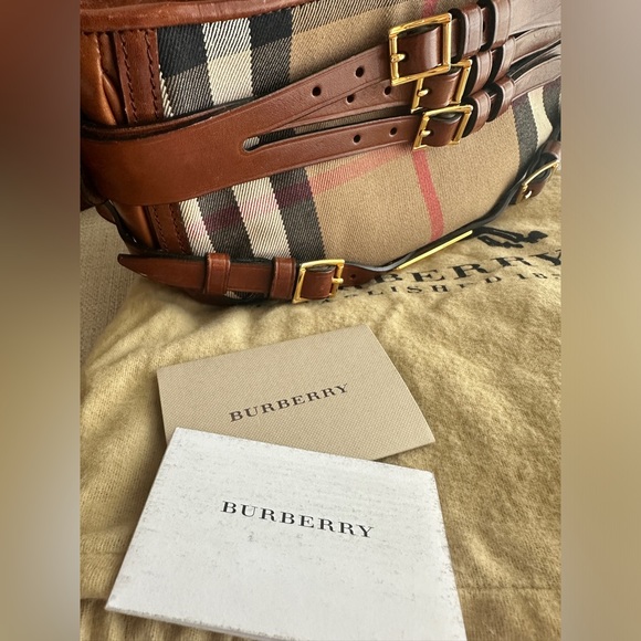 Burberry bag in good condition, use less than 5 times - Picture 4 of 5